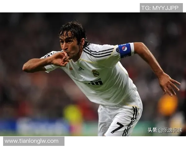 细数足坛传奇巨星那些广为流传的经典绰号与背后故事